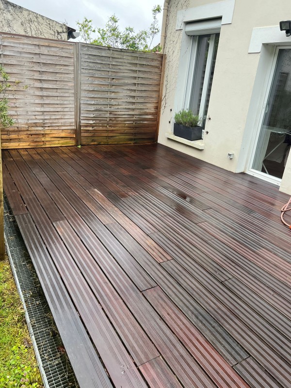 Entretien annuel d'une terrasse en bois exotique à le Plessis-Bouchard en Val-d'Oise