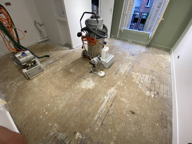 Parque cene massif avec une colle à moquette