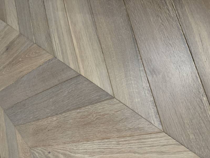 Trouvez votre artisan de confiance pour la rénovation de parquets en pointe de Hongrie à Saint-Germain-en-Laye, dans les Yvelines